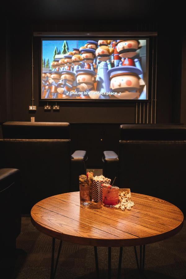 The Venue Serviced Apartments Huddersfield Exteriör bild