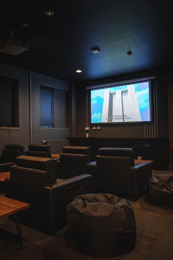The Venue Serviced Apartments Huddersfield Exteriör bild