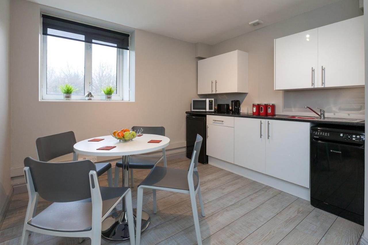 The Venue Serviced Apartments Huddersfield Exteriör bild