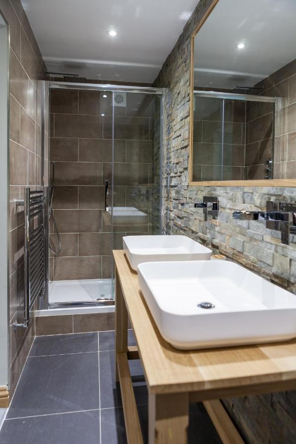 The Venue Serviced Apartments Huddersfield Exteriör bild